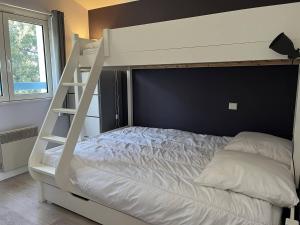 Maisons de vacances Vaux-sur-Mer: Villa 2 chambres pour 5 pers, 450m Plage, Parking, Clim - FR-1-738-47 : photos des chambres