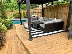 Garden Suite with Pool and Sauna - Brampton