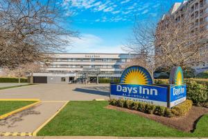 Days Inn by Wyndham Victoria On The Harbour