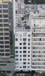 Ap Copacabana 2 quartos em frente à Praia