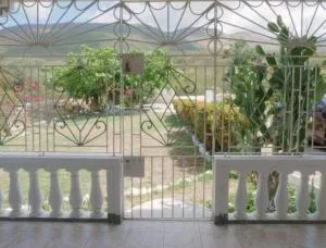 Spacious 6BR Villa with WiFi and Parking - Yallahs