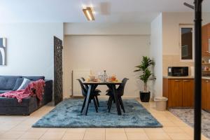 Artistic 2bedroom Luxury Hop to Acropolis