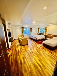 Hotel Vaishnavi Grand