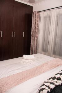 StayEase 3BR apartment with Pool Spa & Gym