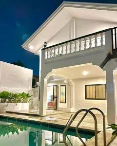 Stunning House with Pool and Best Amenities - Malabañas