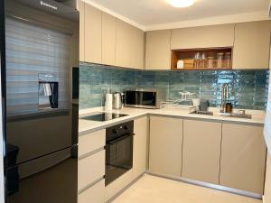 Solara West - Private Pool and Seafront