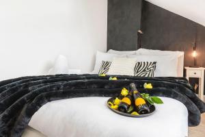 Top Floor Elegance 1 Bedroom