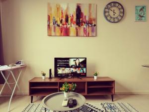 F2-18-03 Castle Suites Tamarind WiFi Netflix FreeParking
