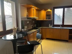 Dom pri kúpalisku Thermalpark na Malotejedskej - Gabčíkovo