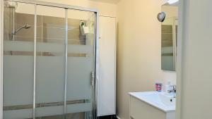 Face à la mer immense