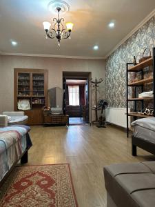 Historical apartment in city center (old Tbilisi)