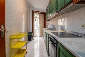 Renovated Feb25 Clerigos Cozy Balcony with self check in