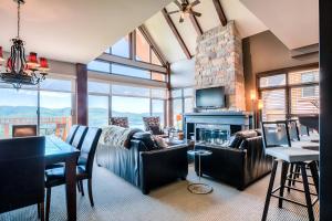 Luxurious Altitude Ski-inSki-out