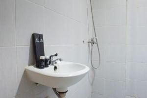 Best Deal 2BR Apartment at Dian Regency near ITS By Travelio