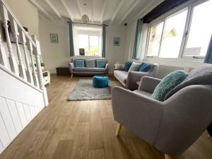 Cottage 2 Minutes from Noss Mayo with Tennis Court