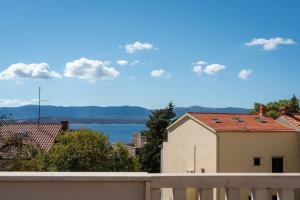 Balcony apartment with a sea view in town center