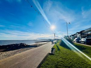 Stunning 2 bedroom flat for 5 people overlooking the sea 2A