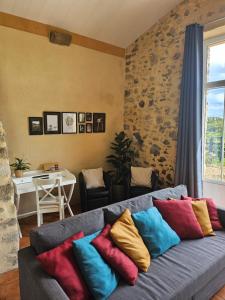 Maisons de vacances Au detour du Puy Maison avec piscine interieure a 15 mn Puy du Fou : photos des chambres