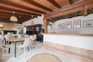G-Colao auf Finca Zenara, Doppelzimmer mit Bad, Gemeinschaftsküche, XXl Pool, Wifi, Klima, Yoga