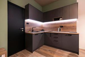 Elegant Noir APT, 1BDR