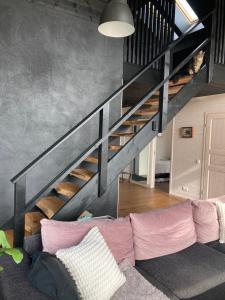 Black House Spithami