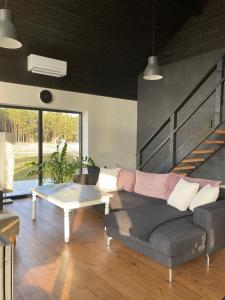 Black House Spithami