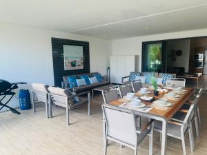 Latitude Luxury Seafront Apt