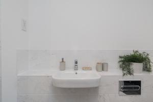 Lovely Home Near Canal, Park, & Central MK