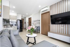 Swimming Pool 35th Floor District 7