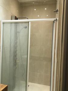 Appartement, deux chambres au pied du métro Montgomery