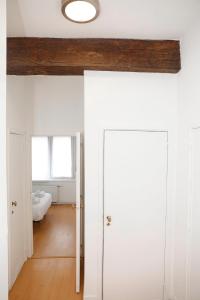 Appartement, deux chambres au pied du métro Montgomery