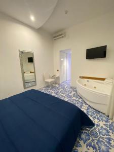Suite with Hot Tub room in Vietri Coast Hotel
