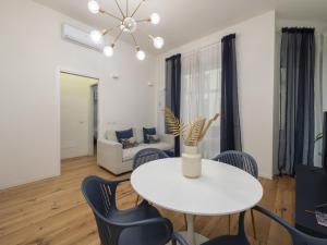 Central & Modern Porta Vittoria-Duomo apartments by Rentopolis