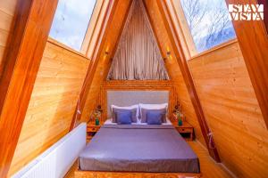 StayVistas Frozen Fall at Frostflare Cottages - Jacuzzi