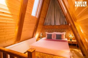 StayVistas Frozen Fall at Frostflare Cottages - Jacuzzi