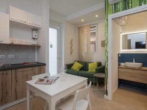 Modern & Functional studio steps from Bosco Verticale & Gae Aulenti