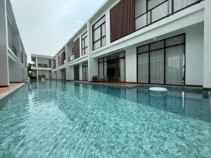 Unique Beach Style 3 Bedroom Villa with Mega Pool