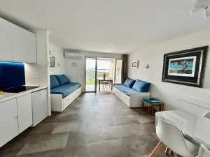 Les Restanques vue mer Capucines 1057 - LʼAvelan