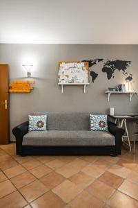 Riverwalk al Castello up to 3 people