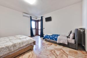 Dreibettzimmer mit Gemeinschaftsbad