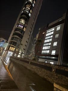 Havilah House- Stunning 2-Bed Apartment by the Beach and Swansea Marina