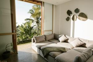 HIDE BALI - with cook, views & uncharted adventures