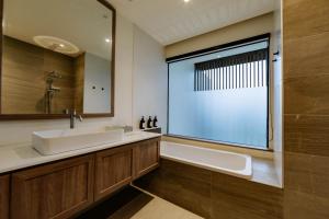 Shanti-Retreat Hotel