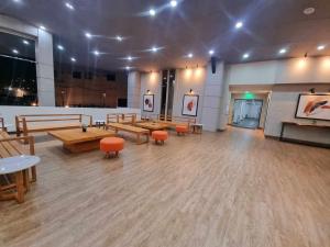 Jhon and chammy tagaytay staycation serin east