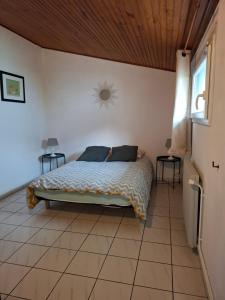 Chambre cosy et salle d