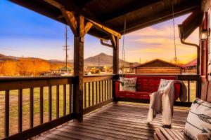#1 Smokies Cabin! Great Views, Game Rm, FirePit