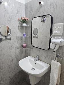 Ganga Ghat 2 BHK Apartment Near Kashi Vishwanath Temple With Parking And Lift