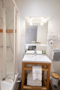 Hotels Hotel De Paris Jaligny : photos des chambres