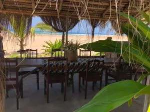ON THE BEACH Dhow Green 2 bedroom cottage AC - Cabo Nhamua