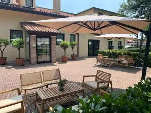 GREEN GARDEN Resort - Smart Hotel - 斯皮内亚